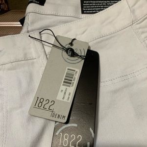 BRAND NEW 1822 Denim White Cuffed Jeans